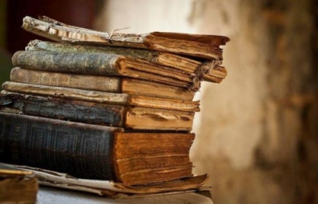 5 Ways To Get The Musty Smell Out Of Books 