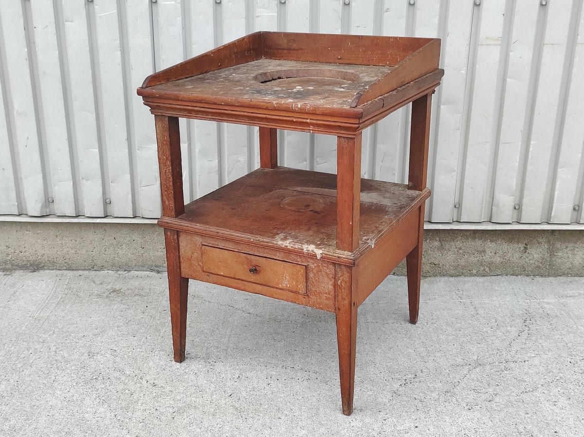 New arrivals of antique, vintage and collectible pieces