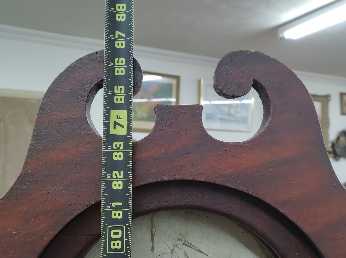 Belle horloge dite grand-père, beau faux-fini d'origine et mécanisme en bois, non-fonctionnelle 8 Belle horloge dite grand-père, beau faux-fini d'origine et mécanisme en bois, non-fonctionnelle 8