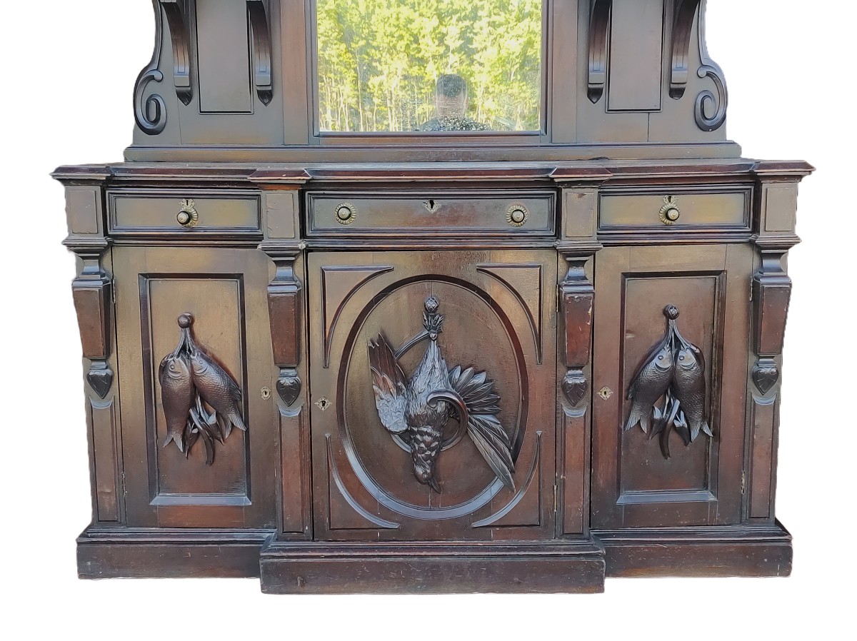 Magnifique buffet de salle à manger de style Victorien décoré de superbes sculptures, sideboard 3 Magnifique buffet de salle à manger de style Victorien décoré de superbes sculptures, sideboard 3