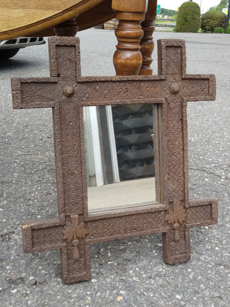 Miroir avec cadre sculpté en liège, art populaire 1