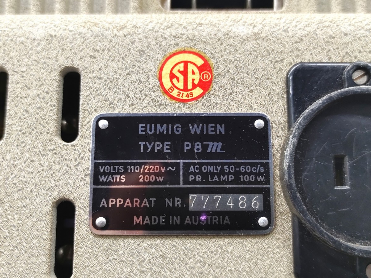 Projecteur vintage Eumig type P8m 3