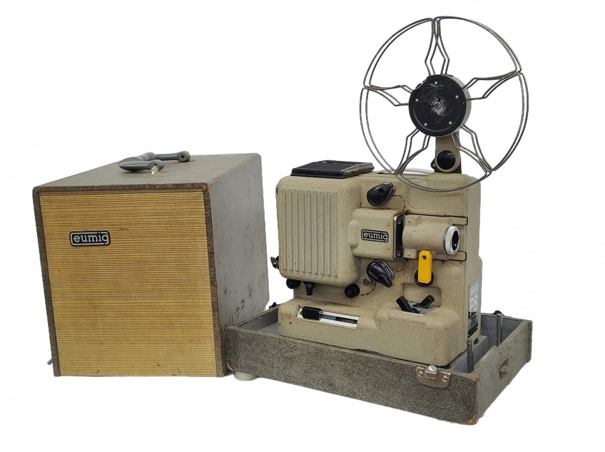 Projecteur vintage Eumig type P8m 1