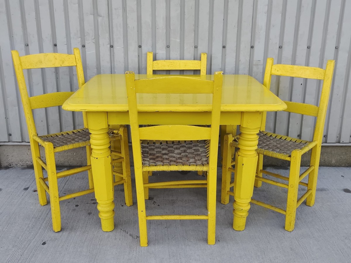 Table et chaises rustiques  1