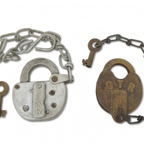 #54094 - 55$ ch. Antique padlock (right one has been sold)