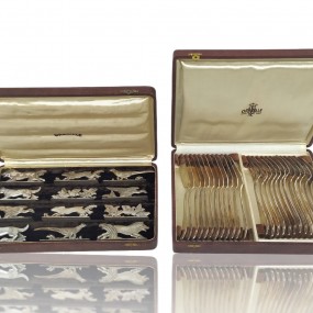 #57349 - 125$ ch. (Coutellerie et supports à ustensiles VENDU), fourchettes et couteaux 