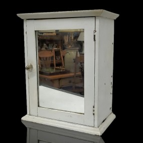#58001 - 55$ Petit meuble pharmacie murale