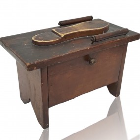 #58246 -  Little shoeshine box 
