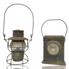#58223 -  C.N.R. lanterne and vintage lamp 