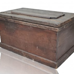 #58388 - 145$ Antique tools box