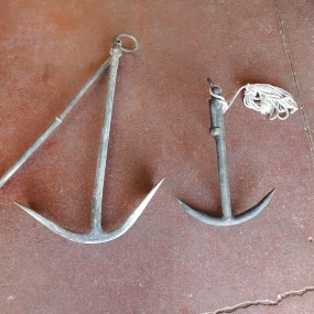 #58523 - 65$ ch Grappin ancien en fer forgé, ancre marine (Droite VENDU)