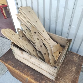 #58551 - 12$ch. Moule à chaussettes en bois ancien. Outil de couture. Décor rustique