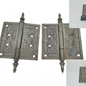 #58598 - 35$ch. Antique decorative hinges. Etched metal. Architectural detail.