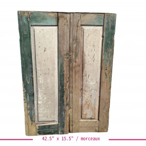 #58586 - 65$ch. Antique wooden door panels. Distressed paint. Unique decor.