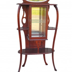 #58692 - 185$ Vitrine Art Nouveau, courbes élégantes et verre biseauté d’origine
