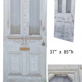 #58664 - 395$ Porte antique sculptée avec vitres, belle patine, cachet unique