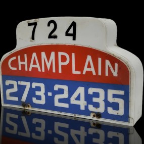 #58913 - 65$ Vintage taxi Champlain sign 