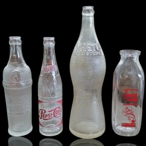 #59075 - 10$ à 15$ ch. Vintage liquor and milk bottles 