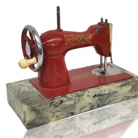 #59195 -  Miniature sewing machine 