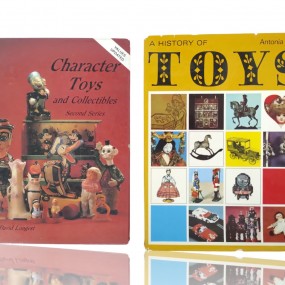 #59286 -  Character toys and collectibles et A history of toys books