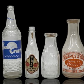 #59351 - 15$ à 25$ ch. Vintages decoratives bottles (Sun crest sold & Aylmer)