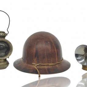 #59438 - 25$ à 65$ ch. Mine worker lanterns and helmet