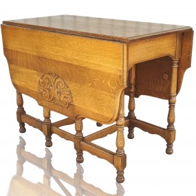 #59587 -  Oak drop-leaf table with carved detail — antique furniture