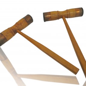 #59573 - 25$ch. Pair of vintage wooden mallets — solid with reinforced ends
