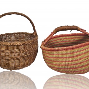 #59581 - 45$ch. Pair of rustic woven baskets — farmhouse décor
