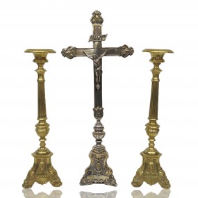#59641 - 55ch. & 75$ Antique brass crucifix and candlesticks set, ornate design