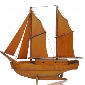 #59648 - 65$ Wooden sailboat model, charming handcrafted look