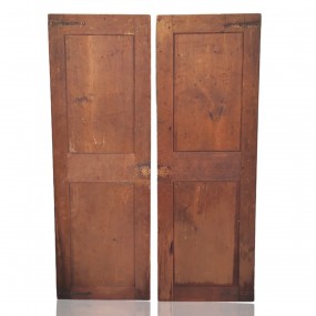 #59758 - 80$ ch. Pair of antique Adams solid wood doors, full of charm. #59758 - 80$ ch. Pair of antique Adams solid wood doors, full of charm.