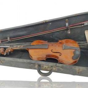 #59755 -  Antique violin with original case, vintage look. #59755 -  Antique violin with original case, vintage look.