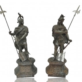 #59792 -  Vintage regul statues 