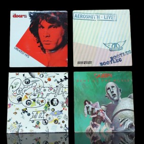 #59972 - 15$ ch. Lot of 4 vinyl discs, The Doors, Aerosmith, Led Zeppelin, Queen #59972 - 15$ ch. Lot of 4 vinyl discs, The Doors, Aerosmith, Led Zeppelin, Queen