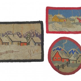 #59870 - Set of 3 hooked rugs, winter village scenes ( petit rond Vendu ) #59870 - Set of 3 hooked rugs, winter village scenes ( petit rond Vendu )