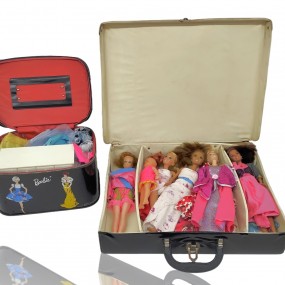 #60217 -  1960s Barbie/Miss Teen cases, great retro display
