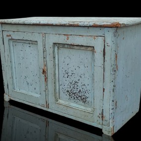 #60257 - 235$ Antique rustic buffet, furniture that has been shrunk in the past