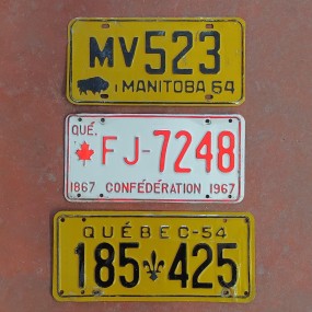 #60261 -  Vintage Quebec license plates 