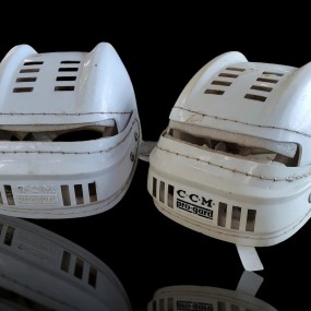 #60266 - 55$ ch. Vintage CCM hockey helmet