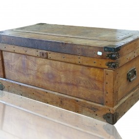 #60476 -  Antique tool box 