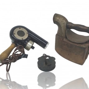 #60616 -  Hair dryer, padlock and iron 