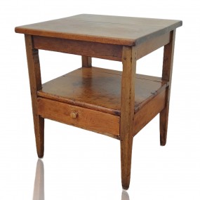 #61189 -  Belle petite table de cheet en pin, belle patine 