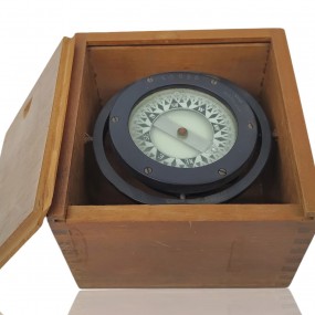 #61362 - 115$ Vintage compass in original box 