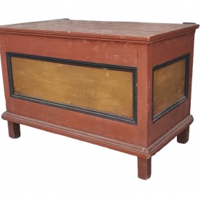 #62021 - 245$ Early 20th century blanket chest, box on original colors