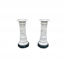 #62161 - 185$ch. 2 antique holy water fonts, made of plaster