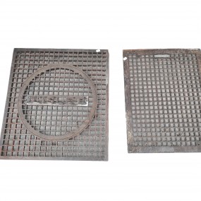#62194 - 145$ & 125$ 2 antique cast iron floor grid