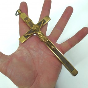 #62437 - 35$ Petit crucifix en bois et laiton, croix #62437 - 35$ Petit crucifix en bois et laiton, croix