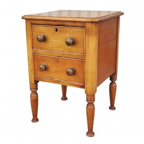 #62695 - Jolie petite table de chevet en pin, 2 tiroirs #62695 - Jolie petite table de chevet en pin, 2 tiroirs