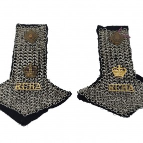 #62790 - 85$ Pair of RCHA Royal Canadian Horse Artillery metal mesh epaulettes